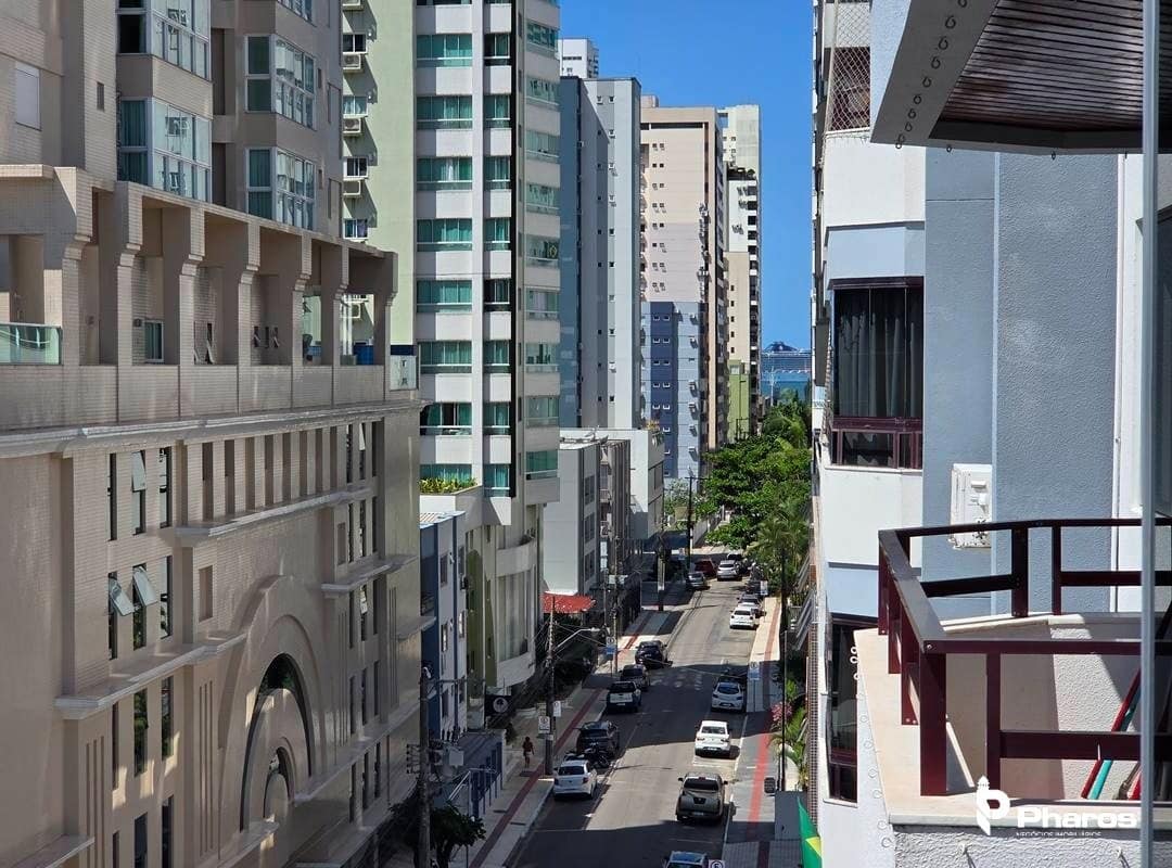 Apartamento Mobiliado com 3 Quartos em Rua Reta ao mar no Centro de Balneário Camboriú | Edifício Caiobá - imagem 1
